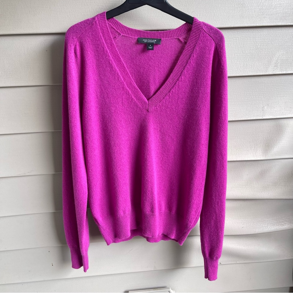 Ann Taylor‎ Womens Quiet Luxury Cashmere Sweater Size M Pink Preppy Capsule